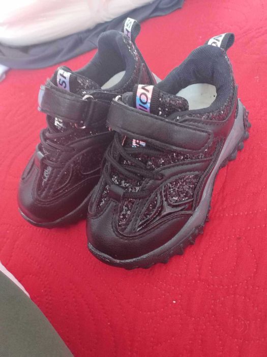 светещи маратонки за момиченце