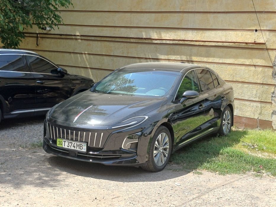 Продаётся HONGQI EQM5 2024 г электро