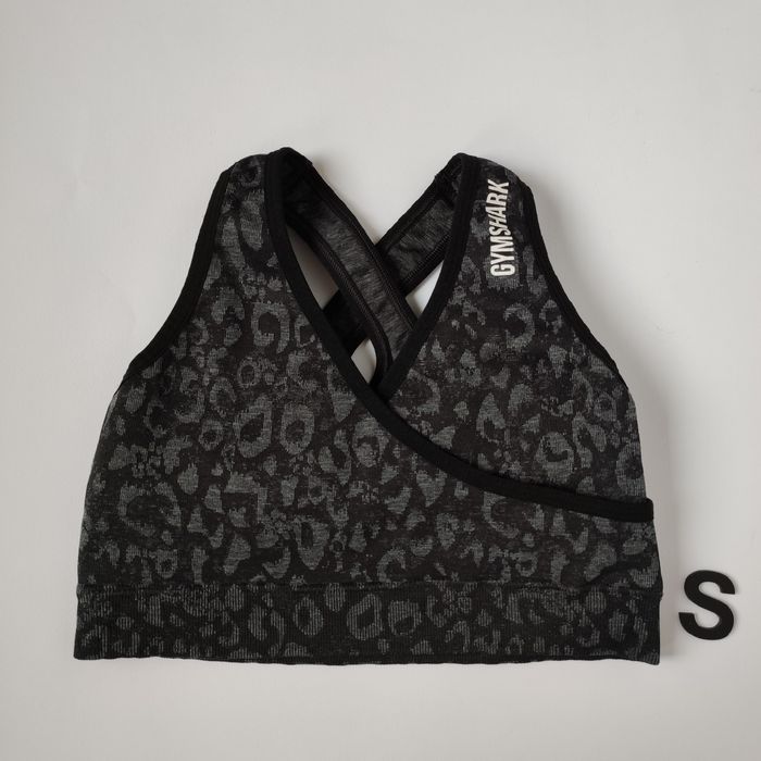 Haine sport Gymshark noi pentru femei si barbati