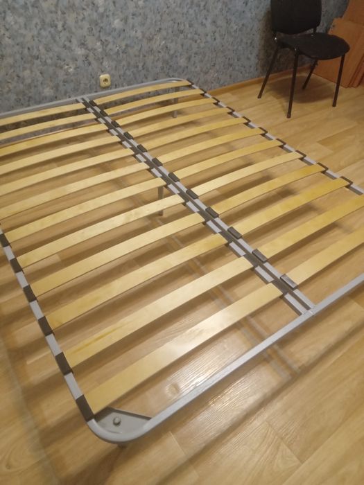 Продам 2 спальную кровать