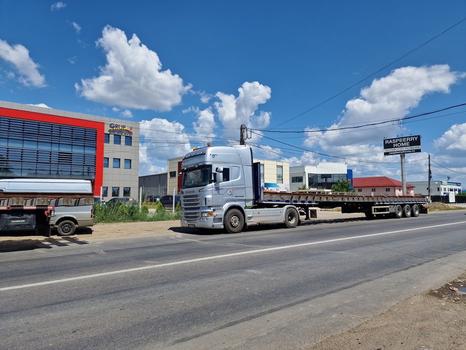 Semiremorca platforma extensibila