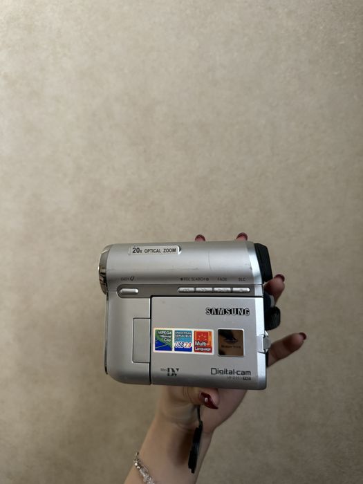 Видео-камера Samsung