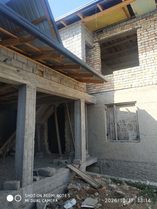 Oqtoshda dacha sotiladi