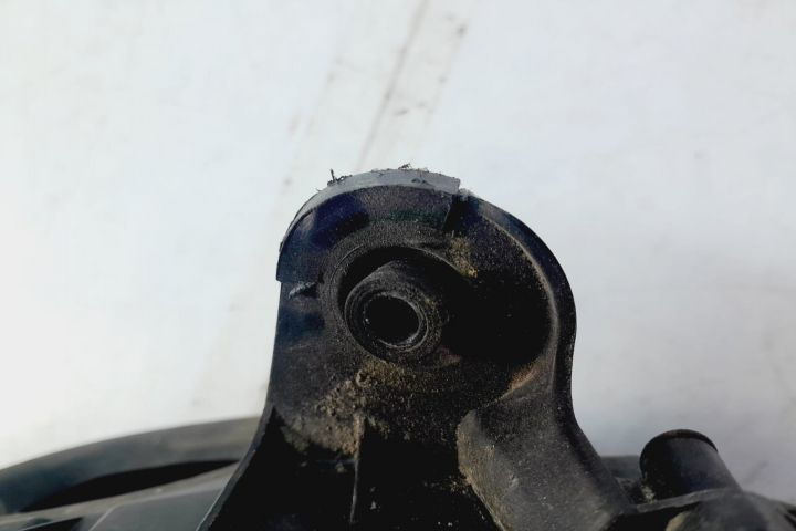 Carcasa filtru aer 8200947663e 1.5 dci- defect, o prindere rupta Renault Megane 3  [din 2008 pana