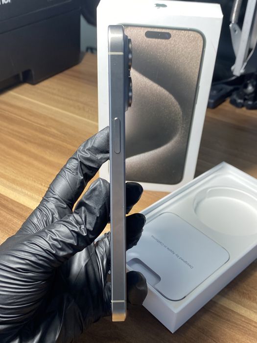 iPhone 15 Pro Max • 512 GB • Natural Titanium