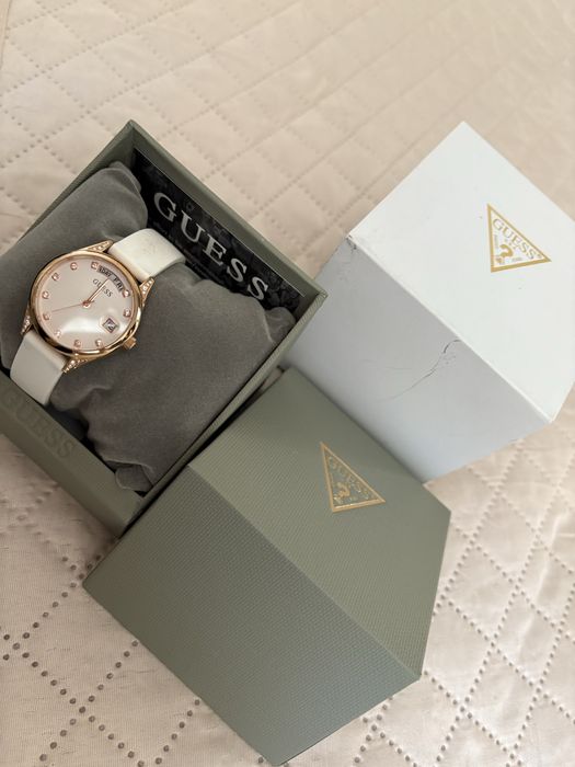 Дамски часовник Guess