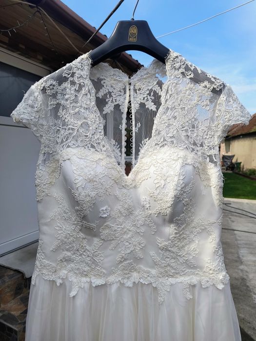 Rochie mireasa culoare ivory