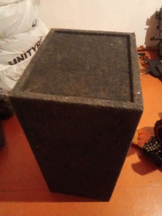 Продам сабвуфер в хорошом сост