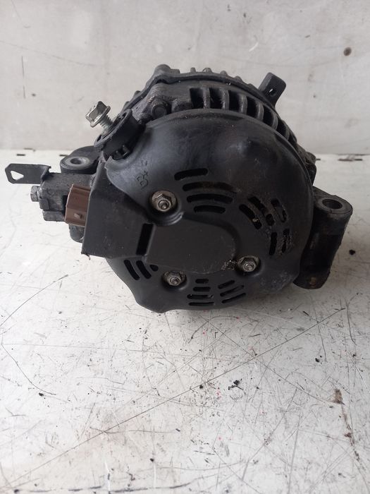 Алтернатор Toyota Avensis 2.2D-CAT