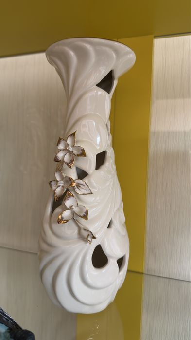 Продам изысканный набор интерьерных ваз