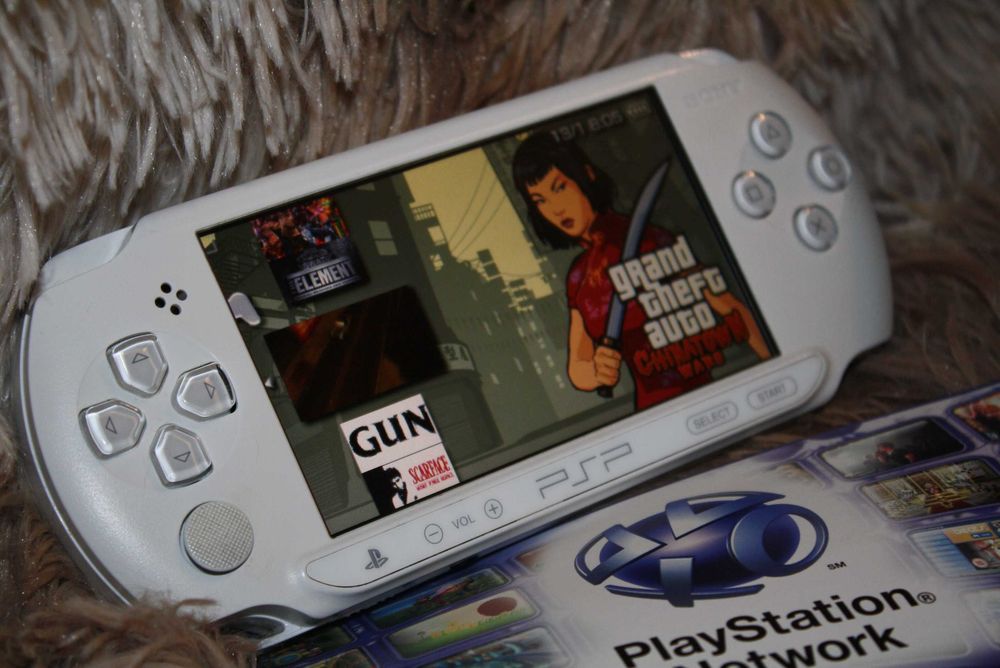 PSP Playstation накачано 100 игр Псп