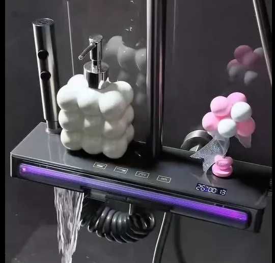 Модерен интелигентен душ с дисплей и динамична LED подсветка D54