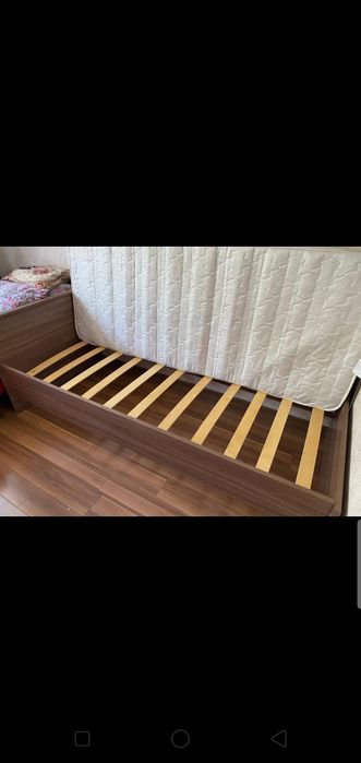 Продаю две односпальные кровати с матрасами