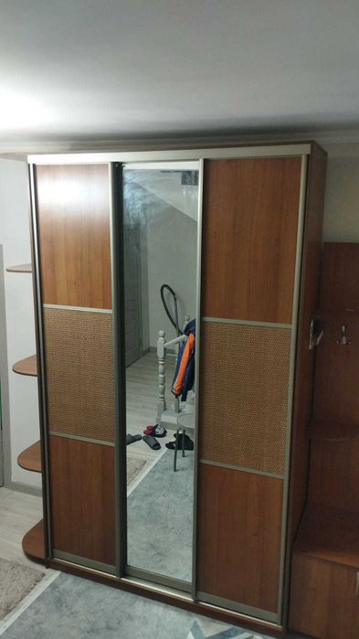 Продам шкаф прихожую