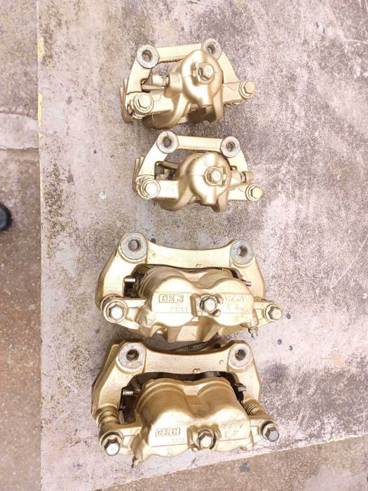 Комплект спирачни апарати за HONDA CRV 4-та генерация.