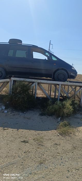 Фольсваген  шаран