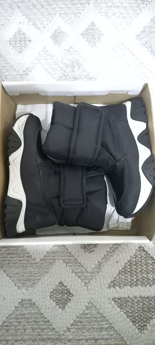 Сапоги ботинки кроссовки на мальчика 28-32 размера