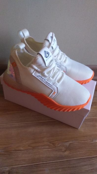 Продам красовки качество хорошее ,состояние новое размер 37-38