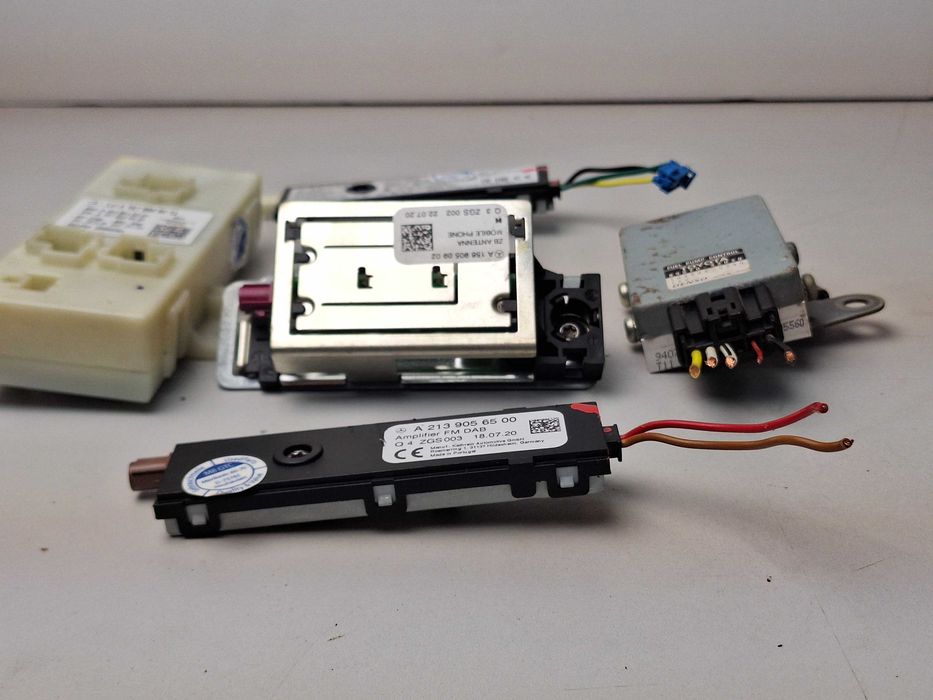 АНТЕНА FM усилвател за мерцедес и антена за gsm