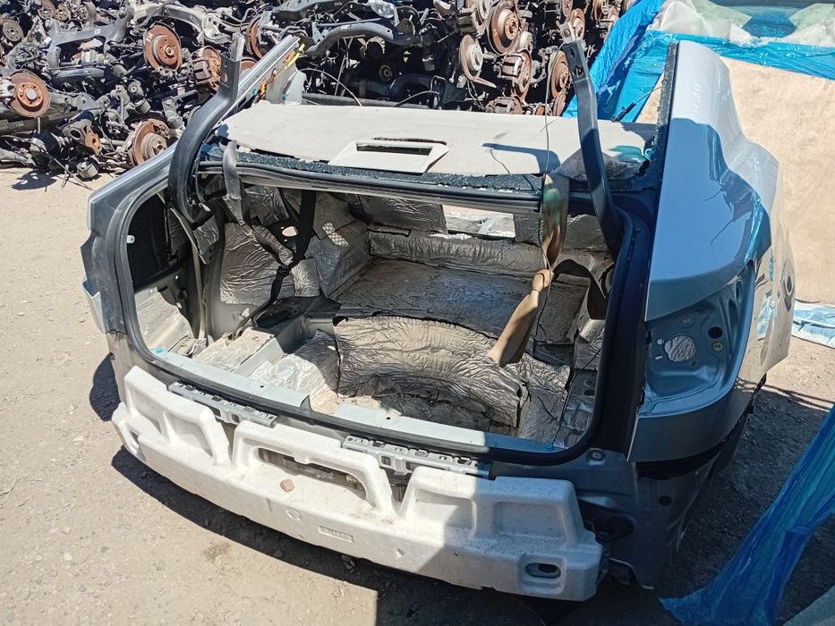 Задняя часть Lexus is250