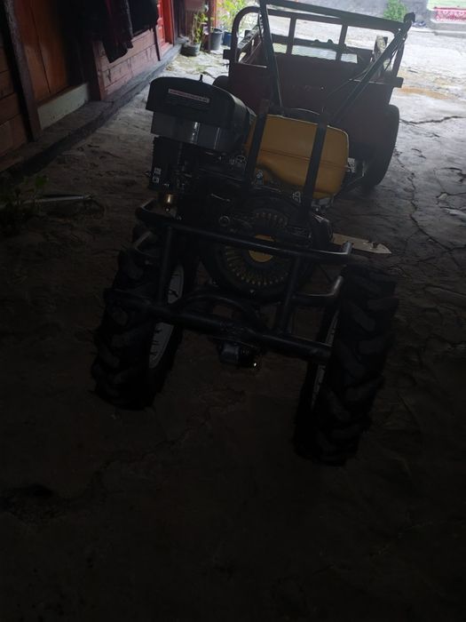 Vând   motocultor