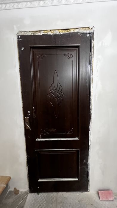 Двер 2 штук  хорошый состяный