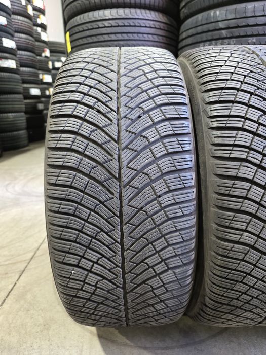 245/45/19 PIRELLI 4бр