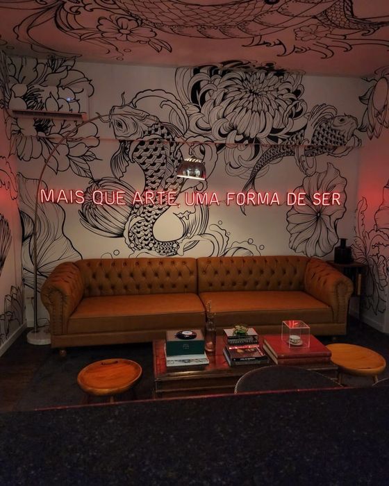 Неоновая вывеска