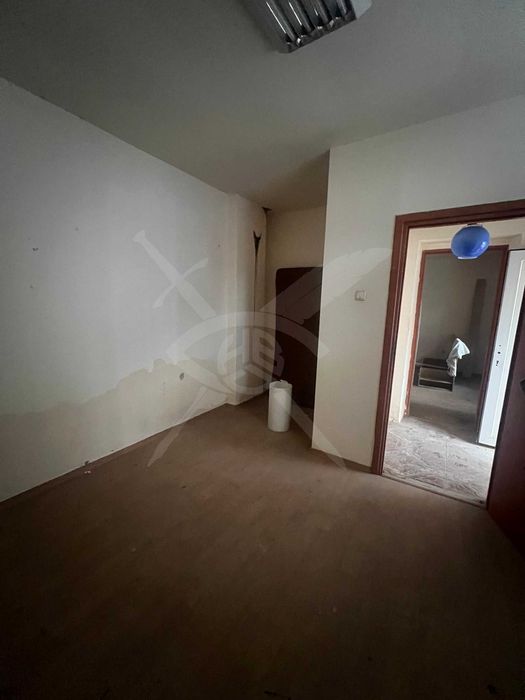 Продава се Къща в Варна, Зимно кино Тракия - 70 кв.м за 1000 €/кв.м - Снимка #9