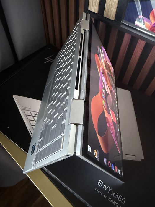 Лаптоп HP ENVY x360 convertible тъчскрийн 13 инча
