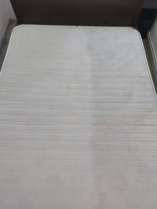 Servicii curățare interioare auto, saltele, canapele, etc.