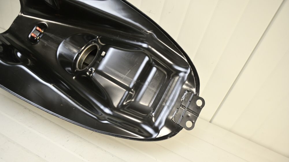 Ducati Scrambler 400 Sixty2 Rezervor de benzina
