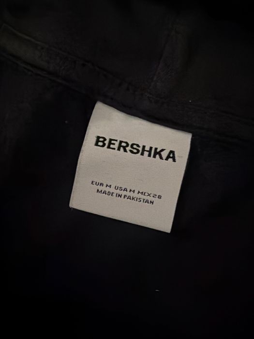черная зип худи bershka