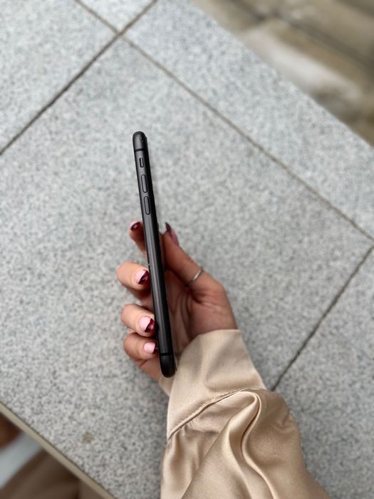 ПРОДАВА СЕ!!! iPhone11