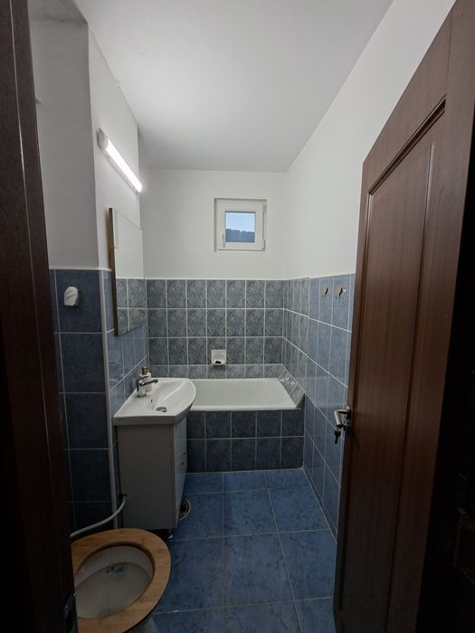 Inchiriez apartament 2 camera vis a vis de scoala nr.4