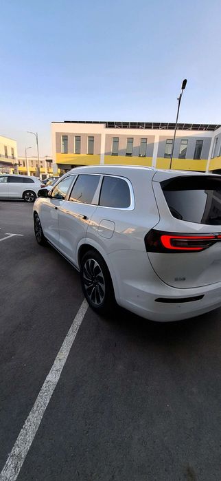 Huawei Aito M7 Hybrid