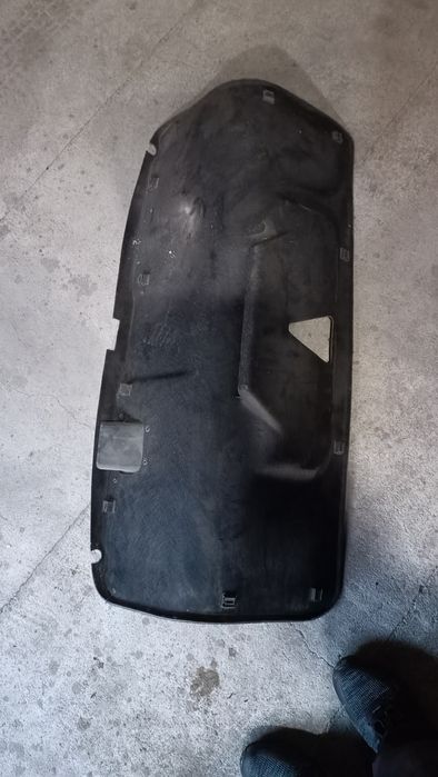 Продам обшивка багажника