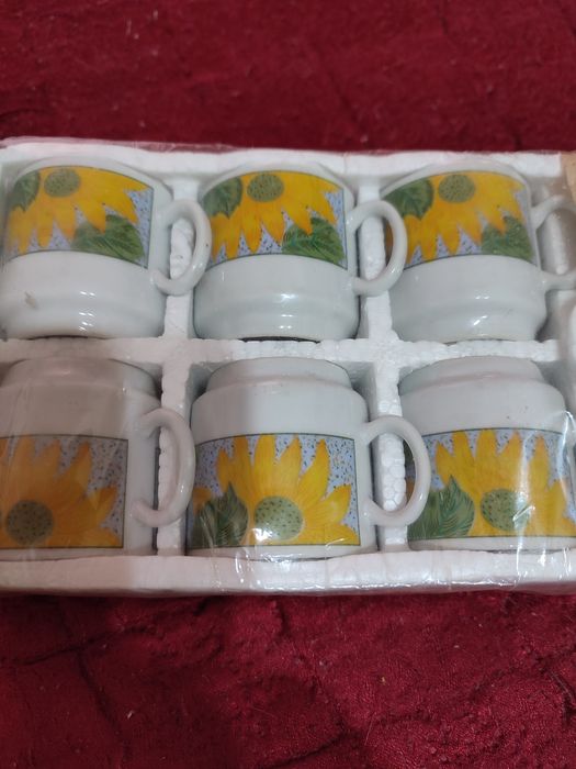 Продам кофейные чашки в наборе