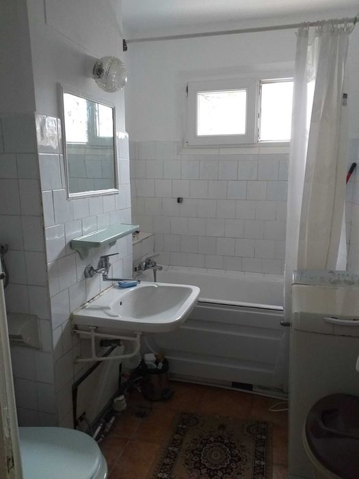 Pf. inchiriez ap. 2 camere semidecomandat in zona Podu Ros