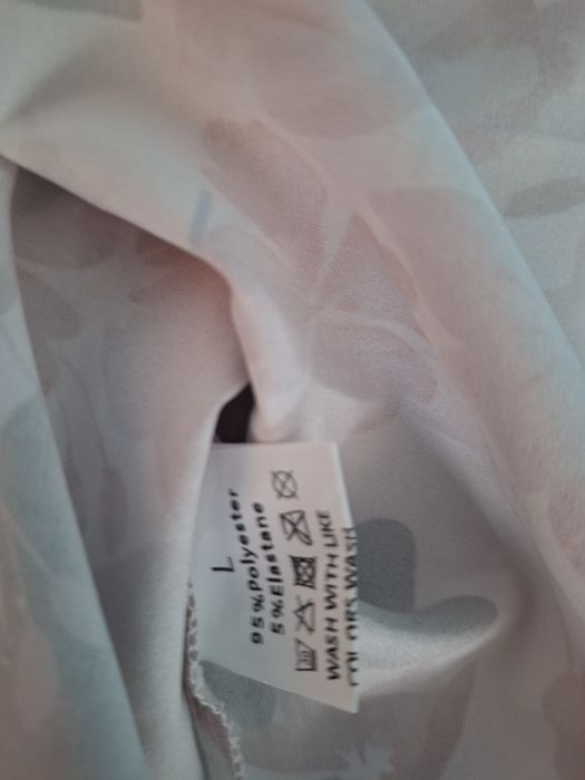 Дамска Риза на цветя