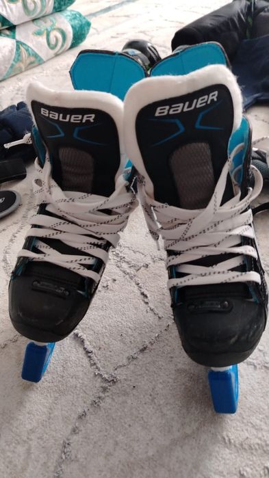 Продам форму хоккейную