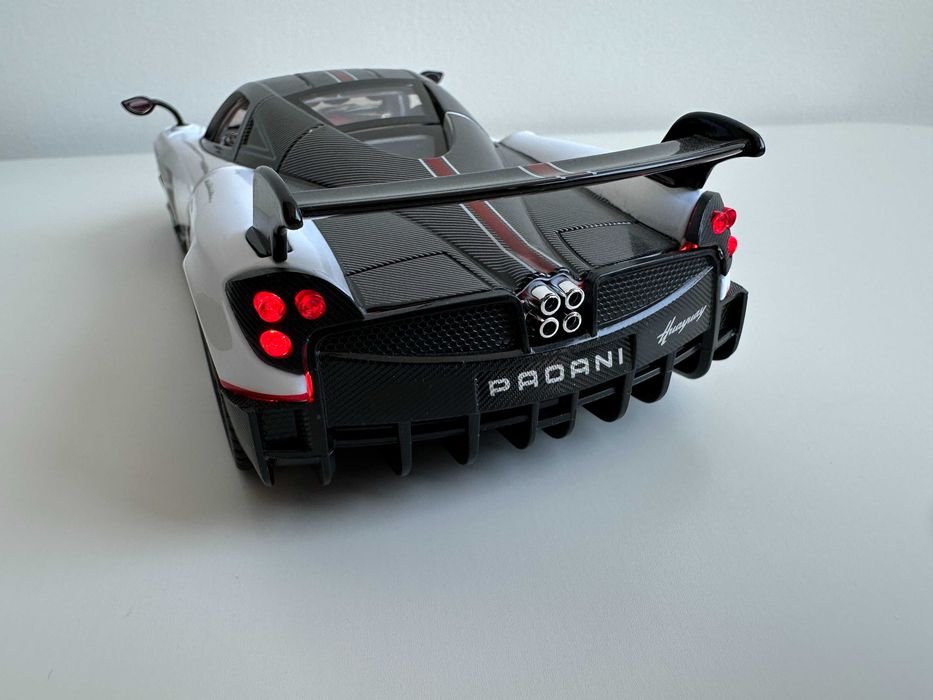Macheta auto Pagani Huayra BC 1/24
