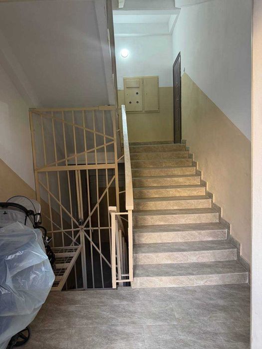 Шахар марказидан 4 хонали уй сотилади