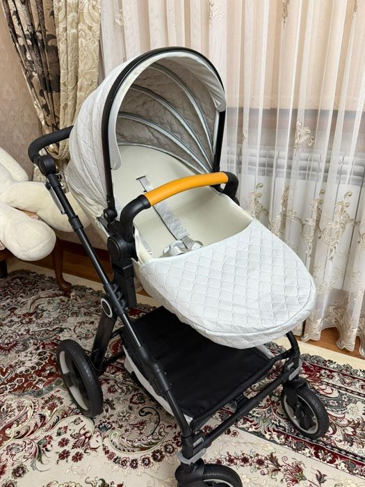 Коляска детская в отличном состояний