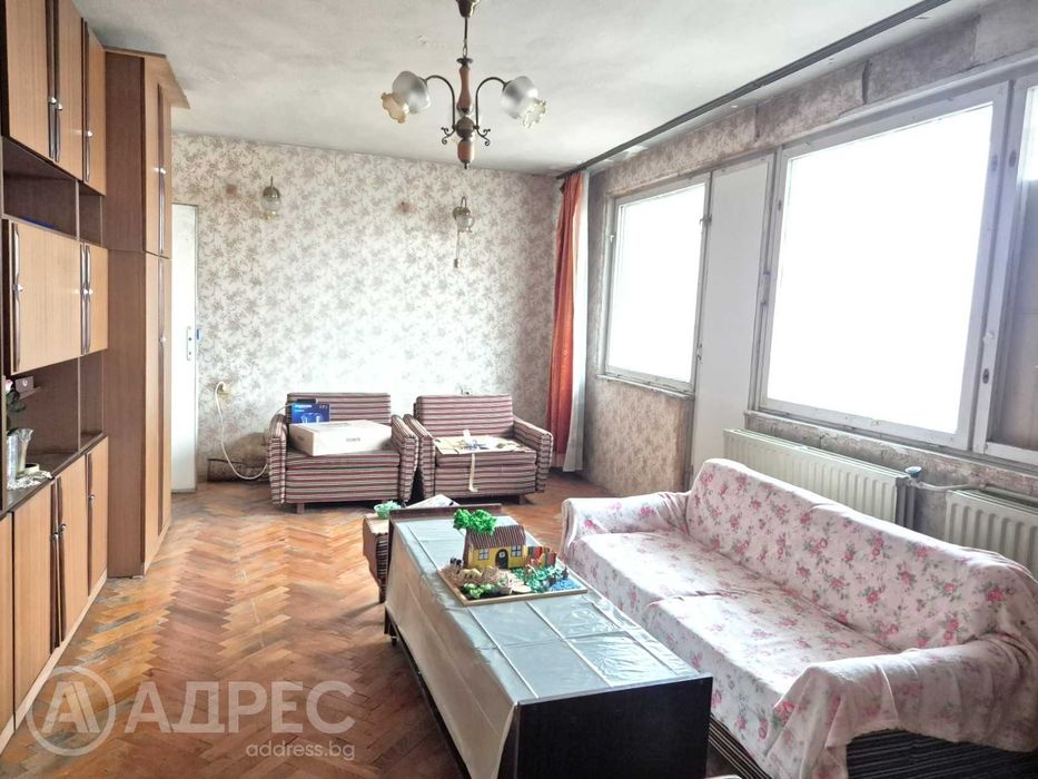 Тристаен апартамент, Широк Център, 87 кв.м., ет. 8, тухла