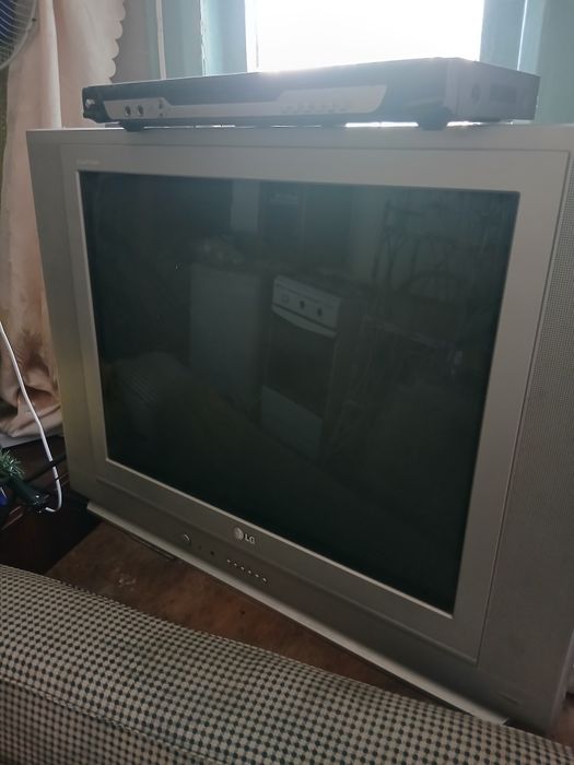 Всвязи с переездом продам   недорого