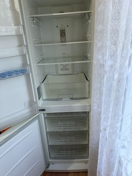 Холодильник LG 60 000 тенге