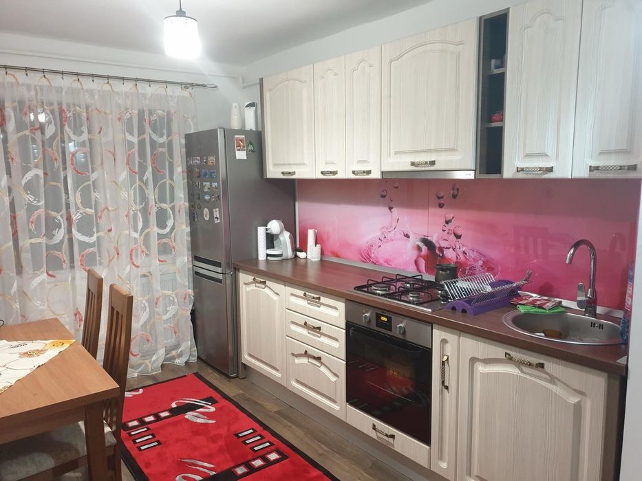 Apartament 3 camere de închiriat Tudor