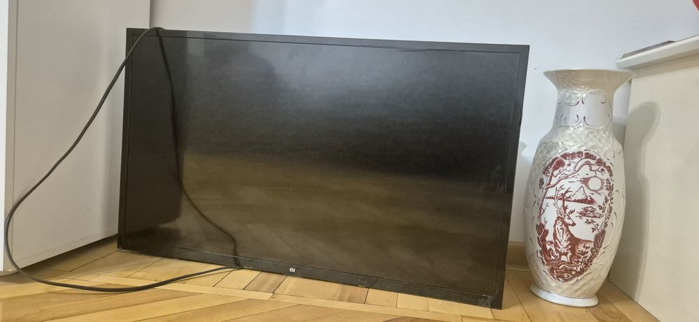 Xiaomi LED TV HD
E
Mogenb/model:L32M5-5ARU