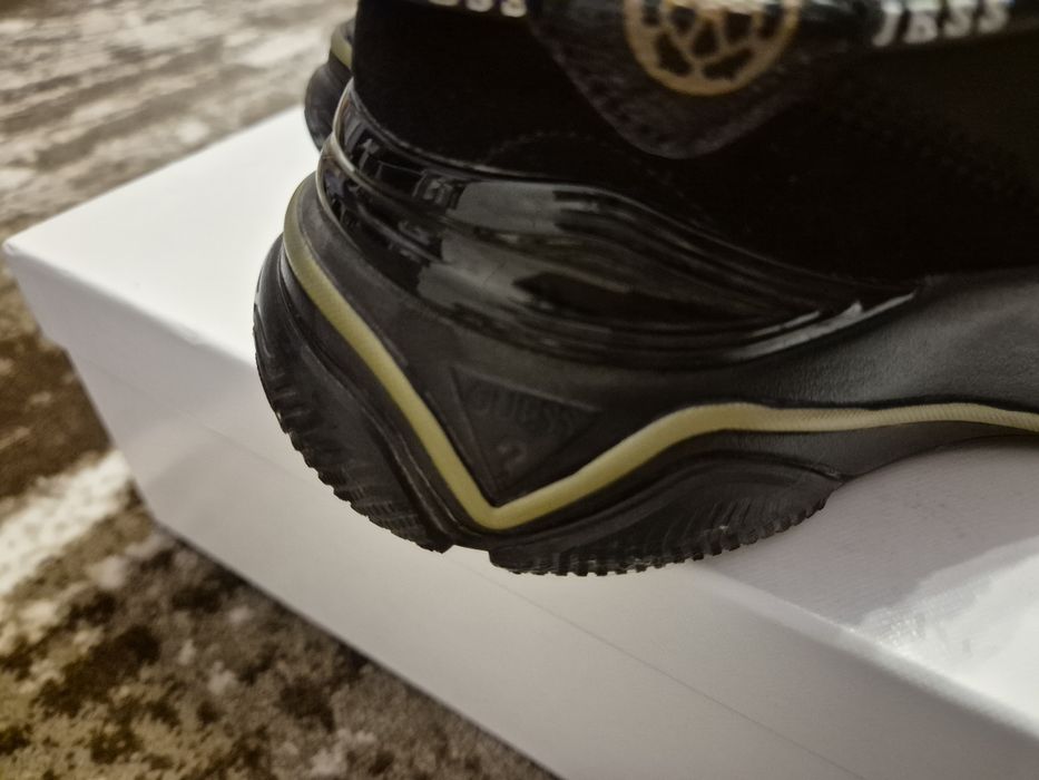 Дамски сникърси Guess